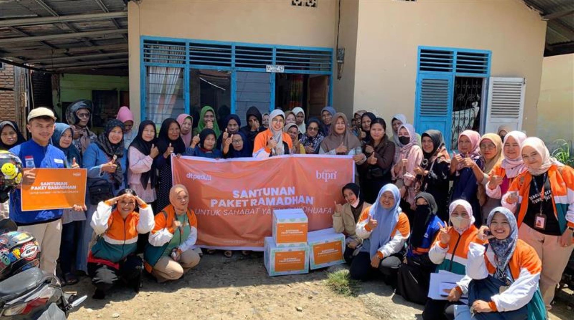 Santunan Paket Ramadhan BTPN Syariah Bersama DT Peduli Sumbar, Ringankan Beban Masyarakat di Padang 