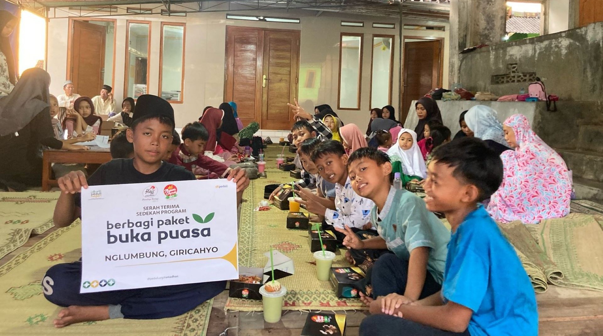 DT Peduli Bersama PT Ukhuwah Berkah Semesta Salurkan 600 Paket Buka Puasa ke Pelosok Yogyakarta 