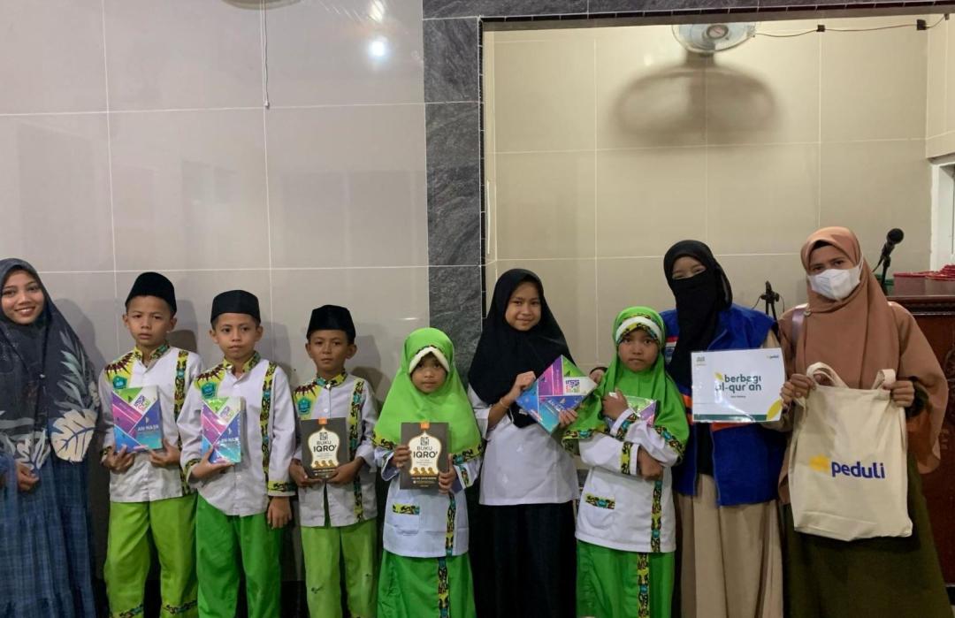 DT Peduli Sumbar Salurkan Al-Qur’an ke TPA Mushala Amanah Bandarasah 