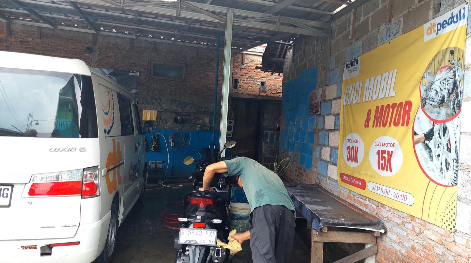 PT Infiniti dan DT Peduli Resmikan Program Pemberdayaan Cuci Motor dan Mobil di Bekasi 