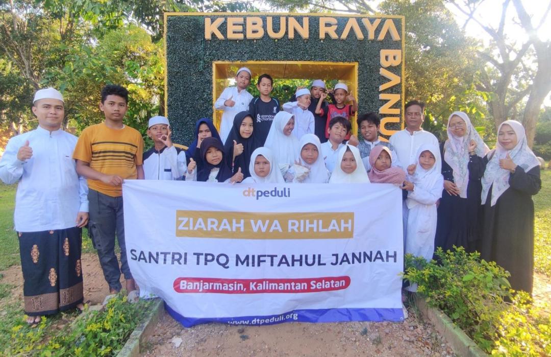 TPQ Miftahul Jannah Binaan DT Peduli Gelar Ziarah Ulama Banjar dan Rihlah ke Kebun Raya Banua 