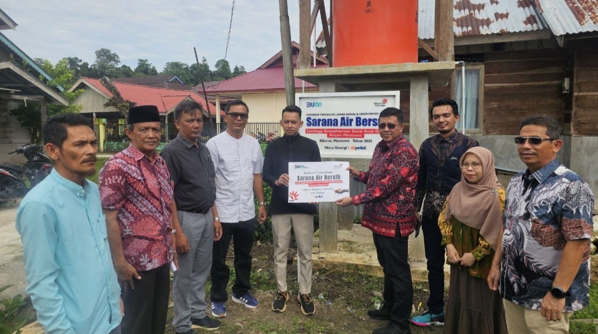DT Peduli Sumbar dan Telkom Witel Sumbar Jambi Resmikan Sumber Air Bersih Darul Arqam Mentawai 