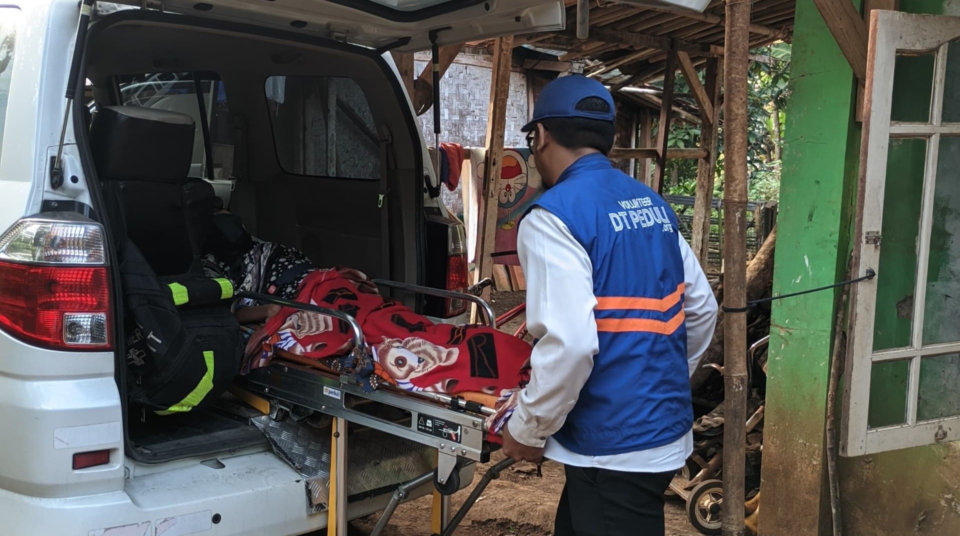 Bantu Isoh ke Rumah Sakit, DT Peduli Kembali Berikan Layanan Ambulans