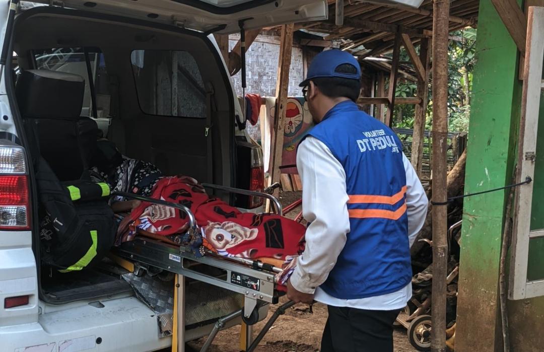 Bantu Isoh ke Rumah Sakit, DT Peduli Kembali Berikan Layanan Ambulans