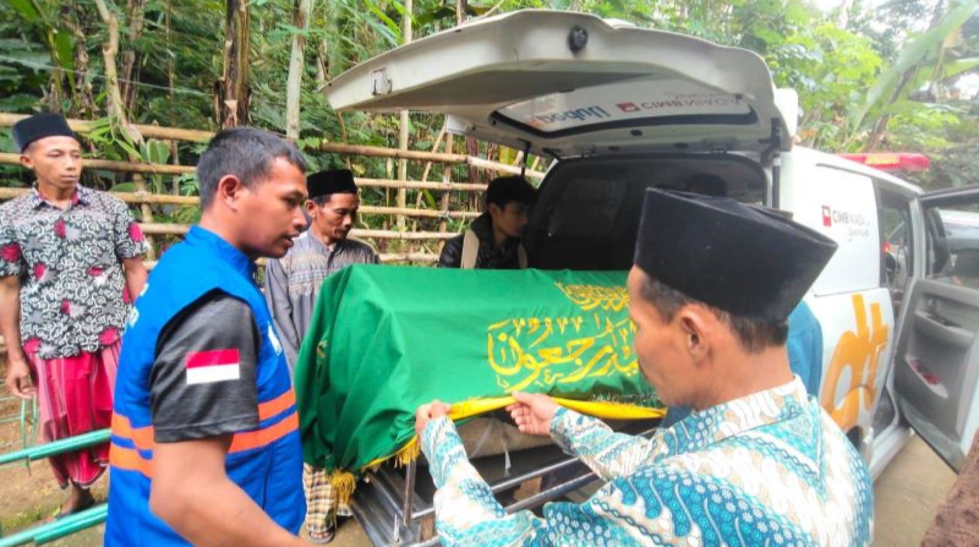 Ambulans DT Peduli Bandung Berikan Pelayanan Terbaik 