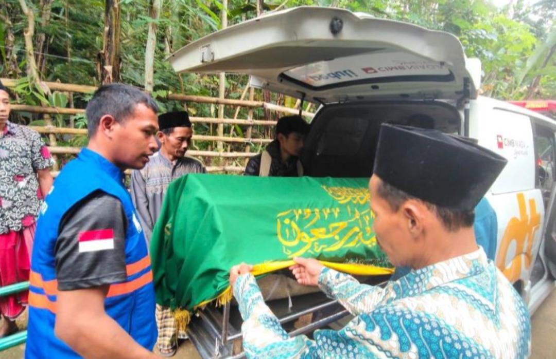 Ambulans DT Peduli Bandung Berikan Pelayanan Terbaik 