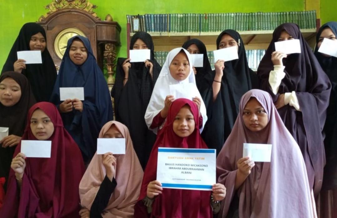 Terima Bantuan Sosial, DT Peduli Sulsel Salurkan Bantuan kepada 100 Anak Yatim dan Piatu di Makassar dan Gowa 