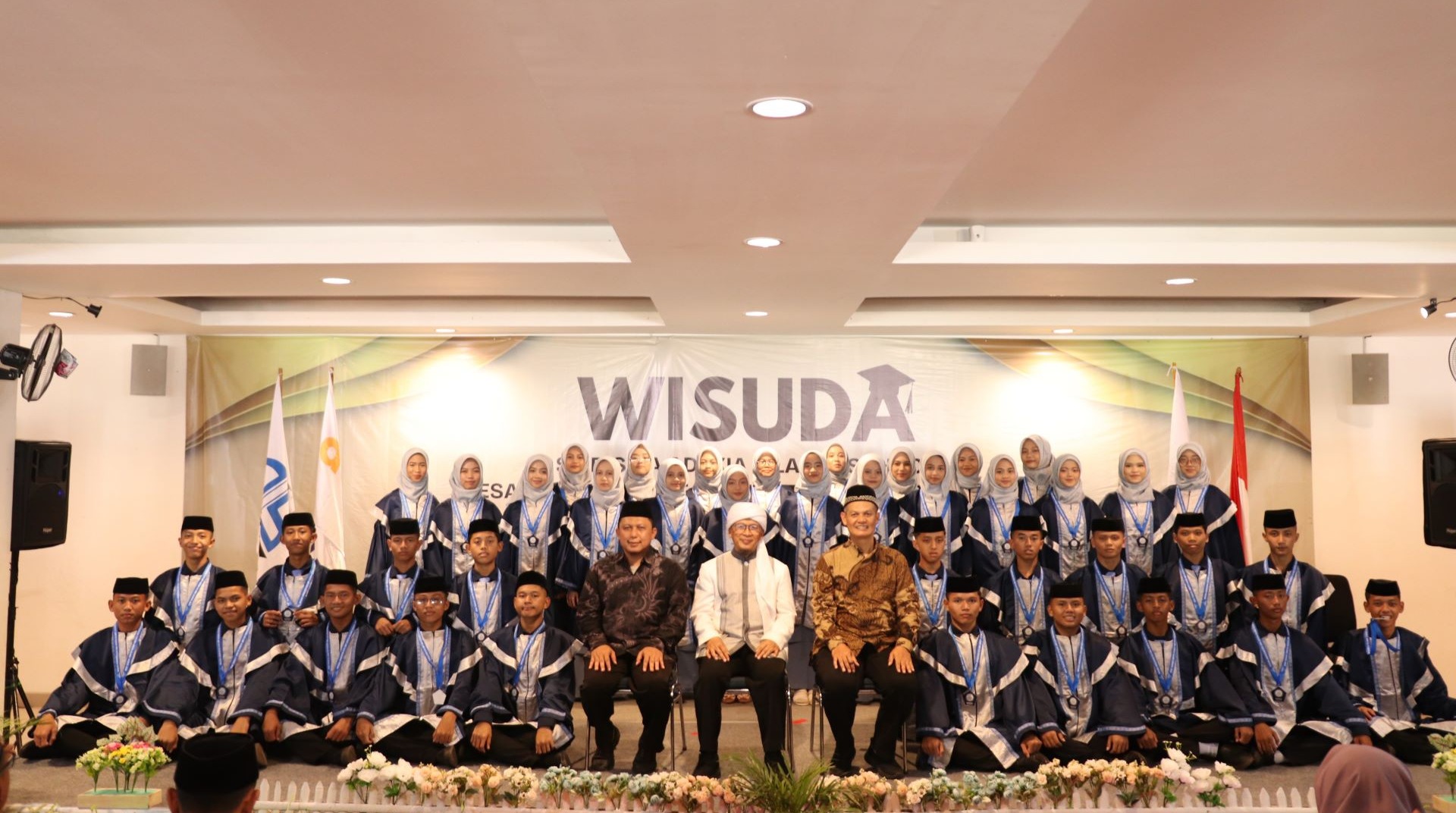 DT Peduli Jembatani Pendidikan untuk 80 Siswa AIS 