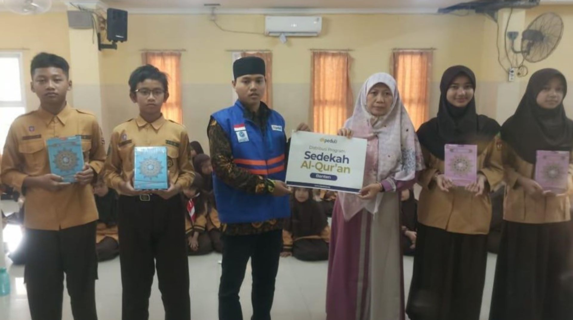 DT Peduli Salurkan 73 Al-Qur’an ke SDIT Bunayya 
