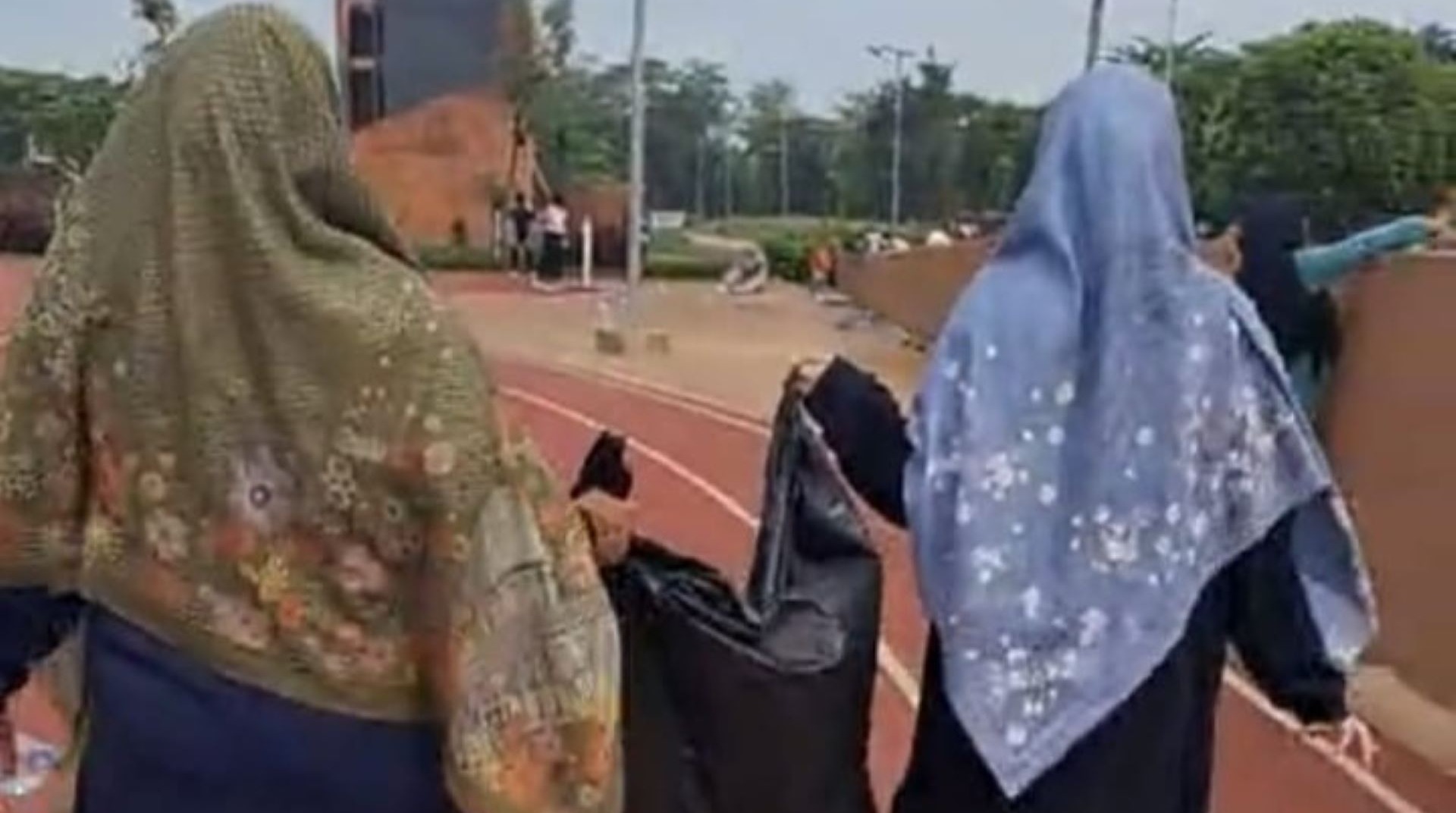 DT Peduli Sulsel Gelar Aksi Bersih-Bersih Lapangan Syekh Yusuf Gowa 