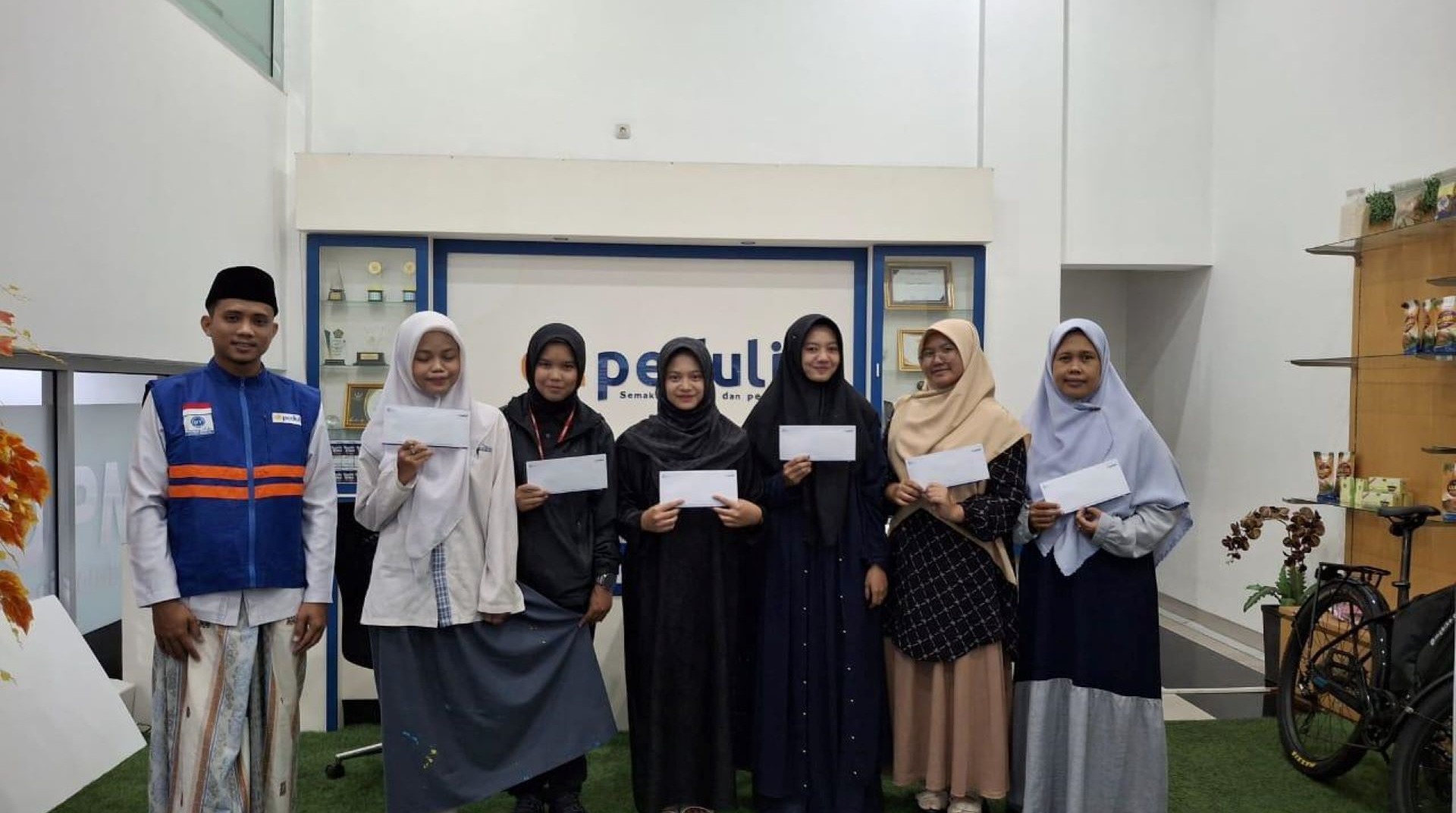 Siapkan Penerima Beasiswa Pelajar Jadi Pionir Akhlakul Karimah, DT Peduli Lakukan Pendampingan 