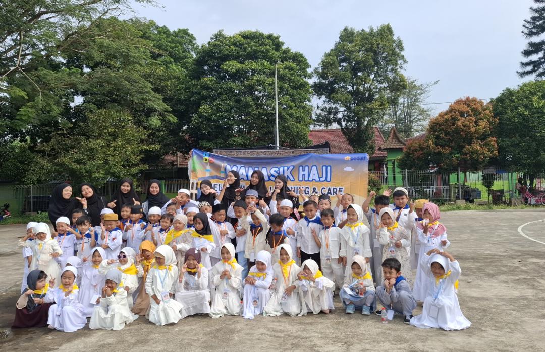 Menanamkan Cinta Ibadah Haji Sejak Dini, DT Peduli Gelar Manasik Haji Bersama TK Elbaith Rif'a 