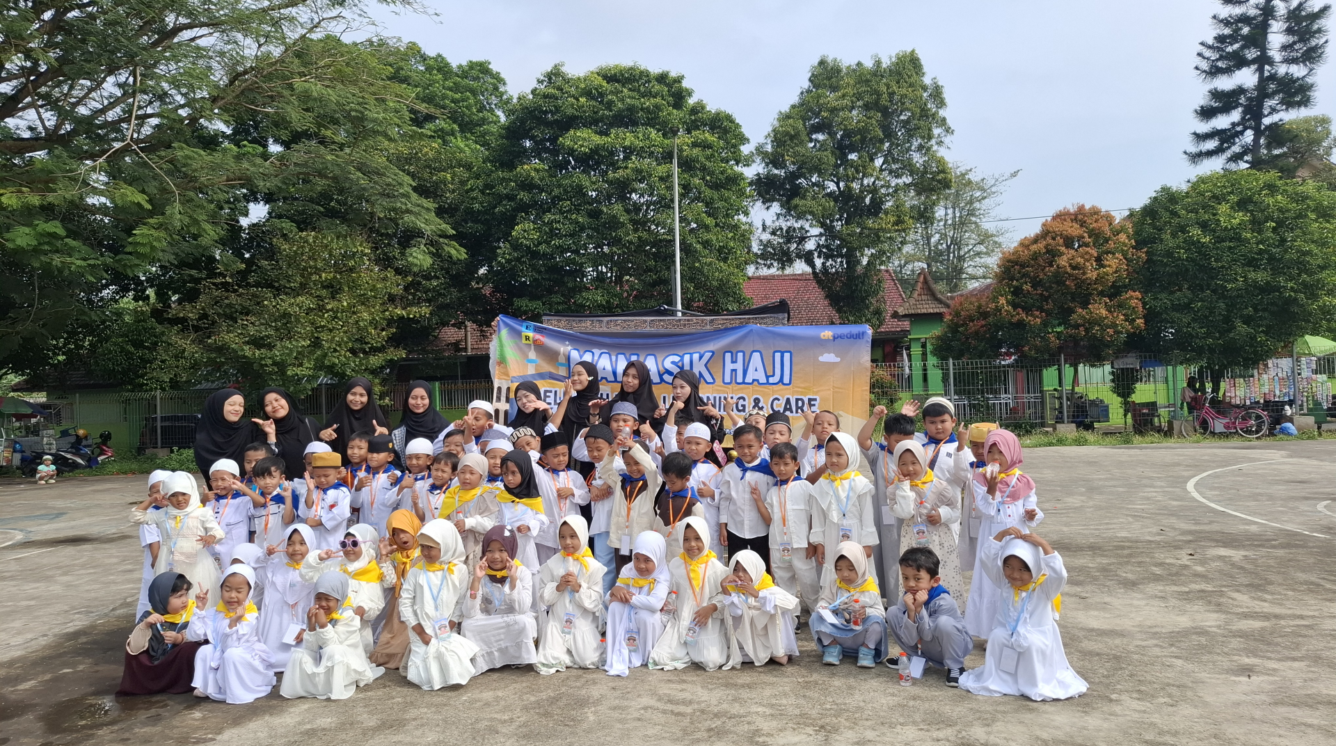 Menanamkan Cinta Ibadah Haji Sejak Dini, DT Peduli Gelar Manasik Haji Bersama TK Elbaith Rif'a 