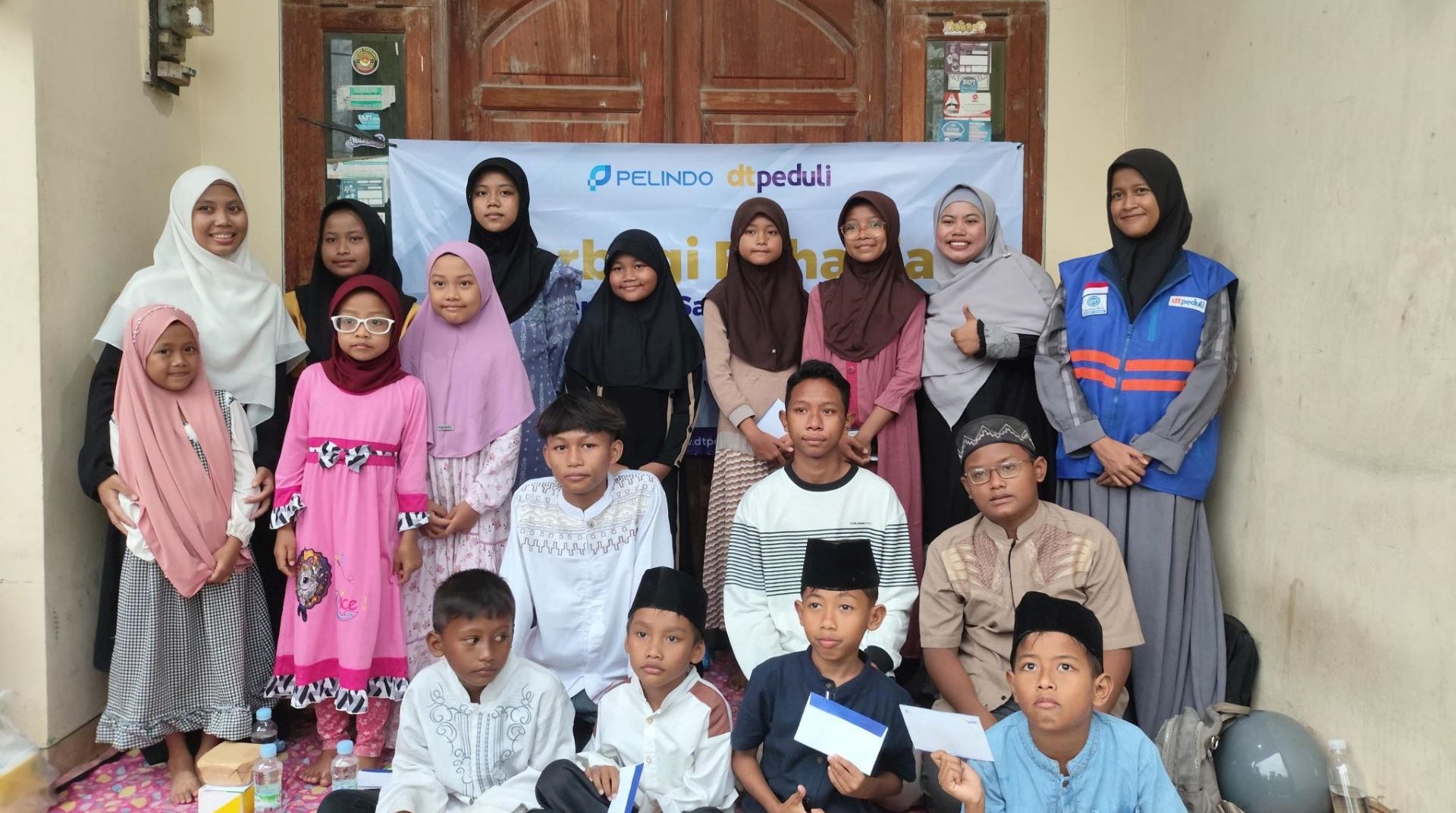 PT Pelindo III Tanjung Emas Semarang bersama DT Peduli Ukir Senyum Anak-anak Yatim