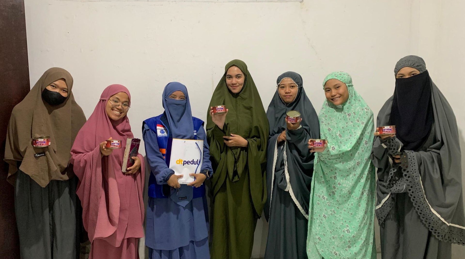 DT Peduli Sumbar Distribusikan Kornet Qurban ke Rumah Qur’an Halimah 