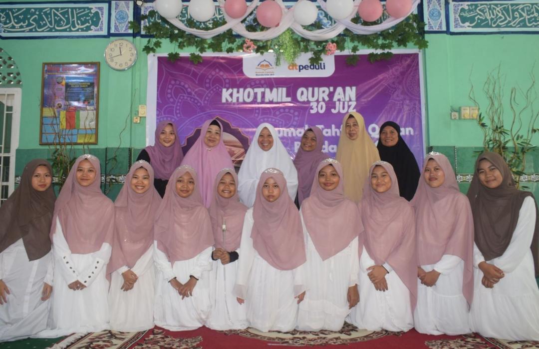 Barakallah! 8 Santri Beasiswa Rumah Tahfidz DT Peduli Sumsel Selesaikan Hafalan 30 Juz Al-Qur'an 
