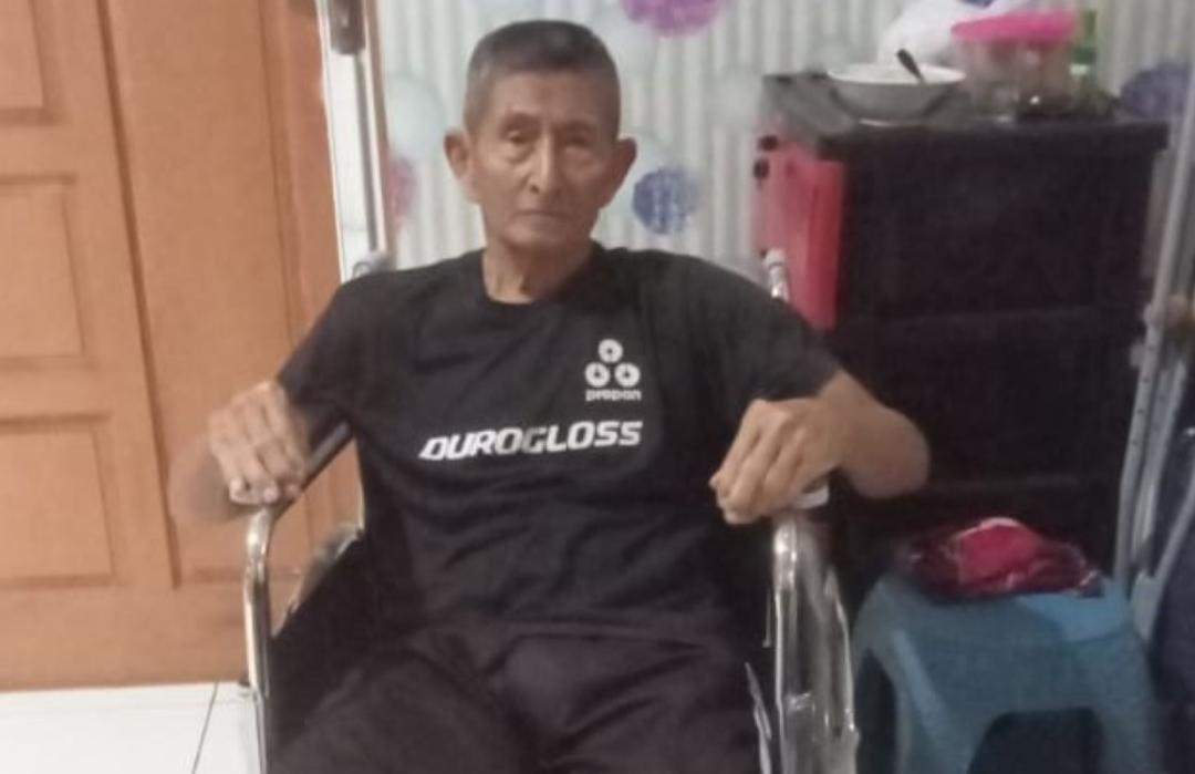 DT Peduli Salurkan Bantuan Kursi Roda kepada Atam