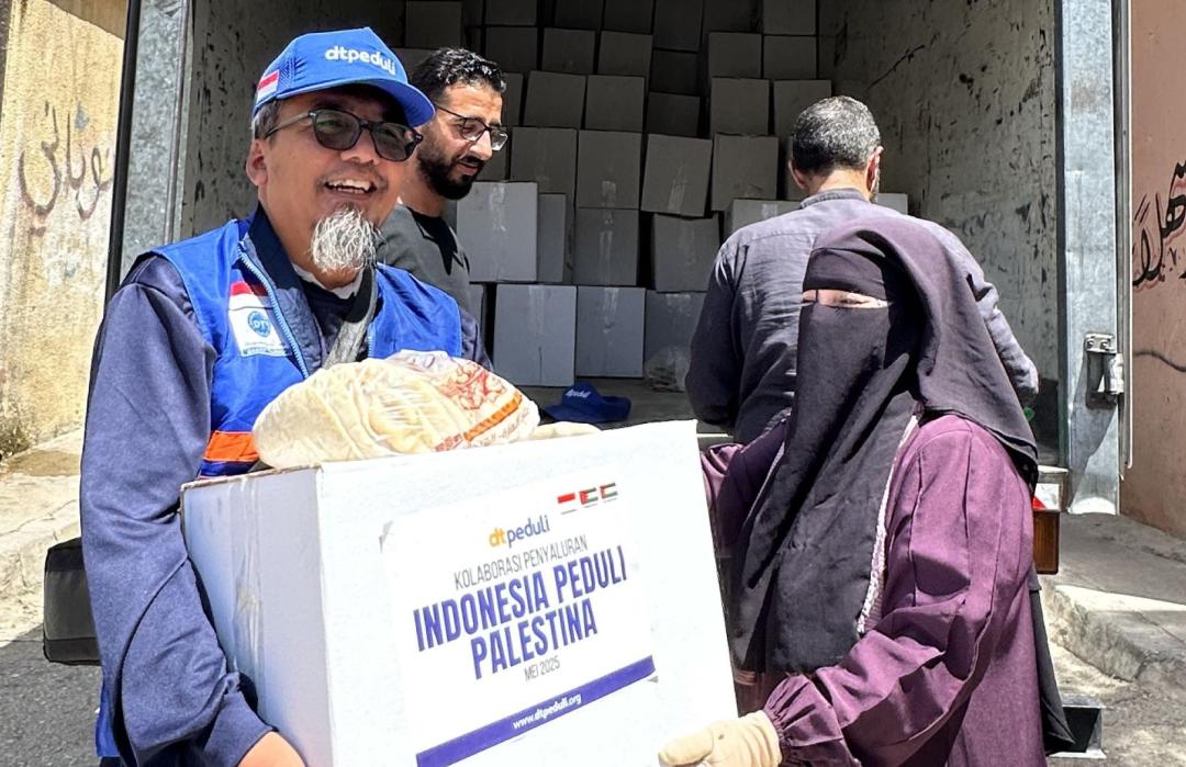 Tidak Hanya Memerhatikan Krisis Gaza, DT Peduli Kembali Salurkan Ratusan Paket Pangan bagi Pengungsi Palestina di Yordania 