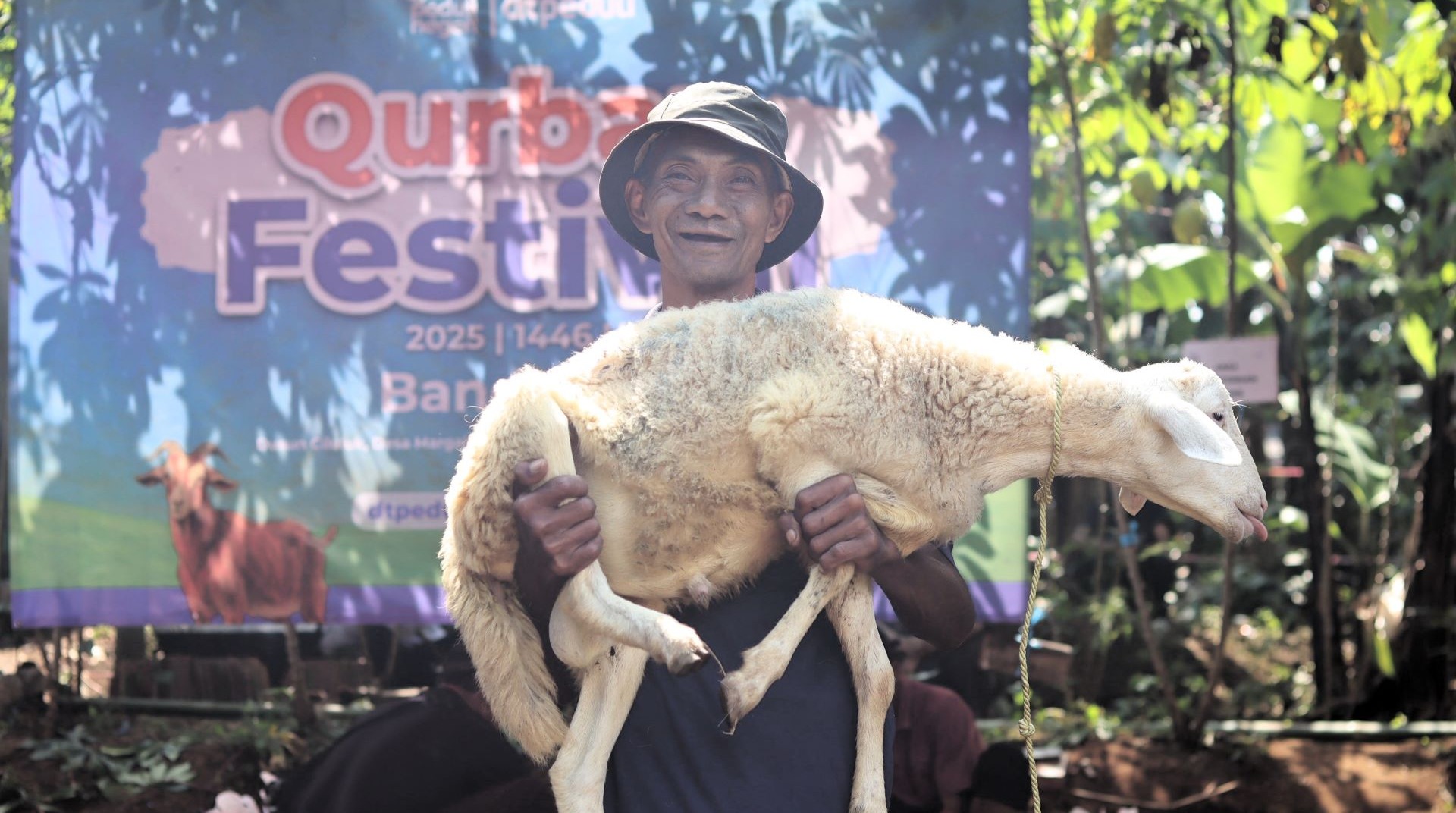 Perdana, DT Peduli Gelar Qurban Fest di Tanjungsari Sumedang 