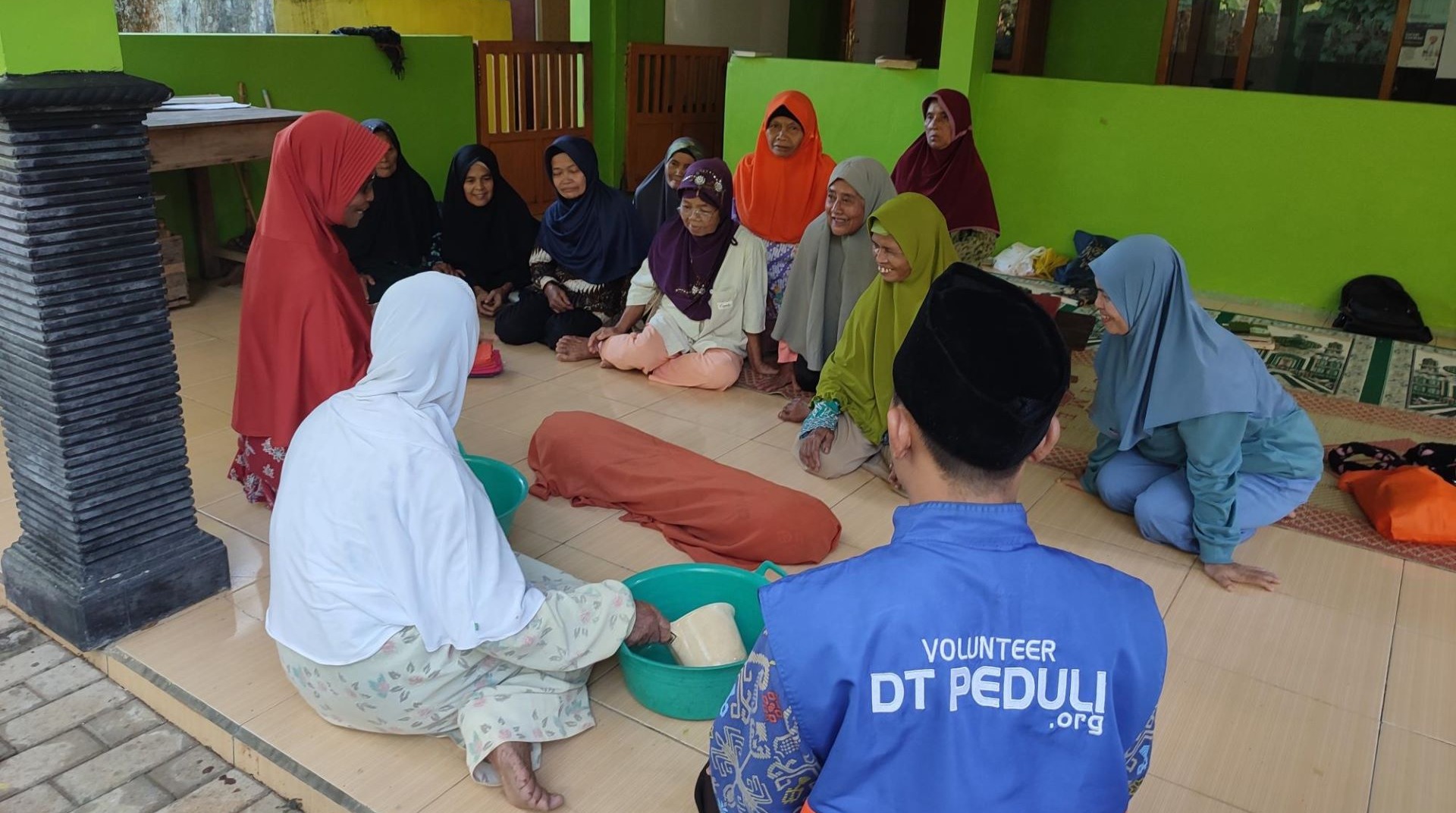 DT Peduli Yogyakarta Gelar Pelatihan Pengurusan Jenazah bagi Ibu-Ibu Jamaah Misykat Kampung Unggul Puser 