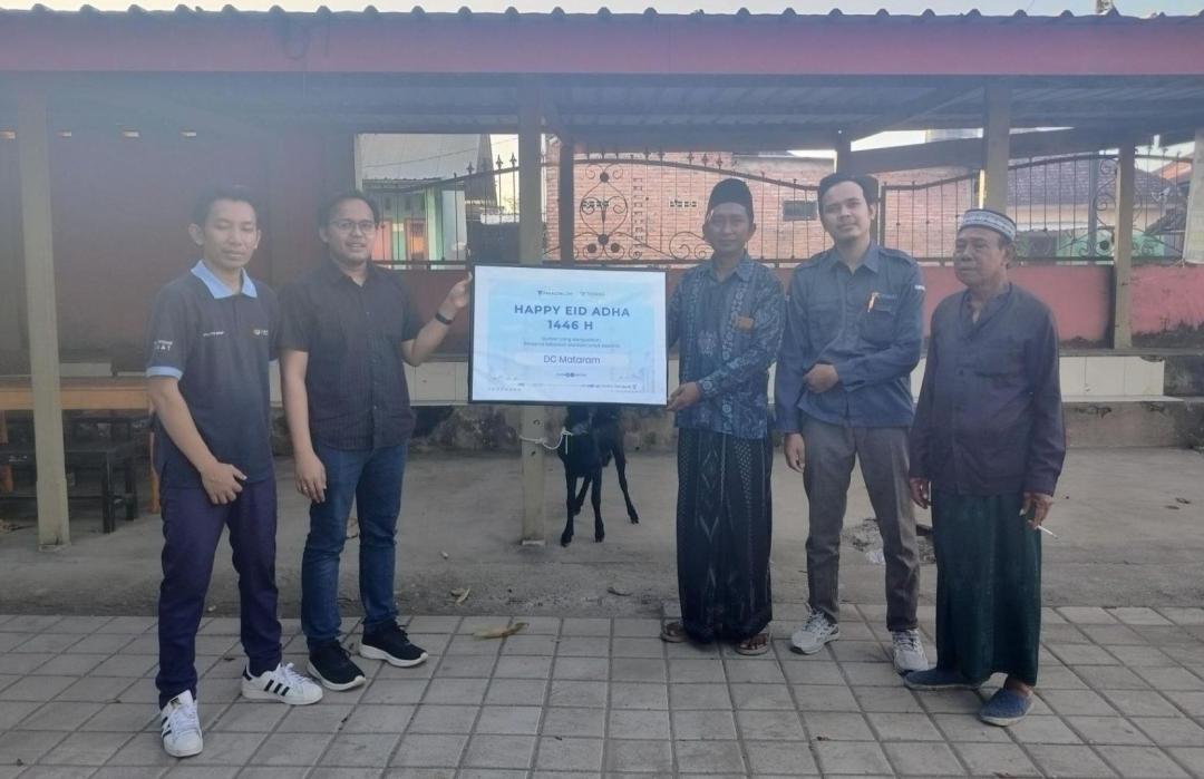 Kolaborasi Kebaikan, DT Peduli Bersama Paragon DC Mataram Salurkan Hewan Qurban ke Pelosok NTB 