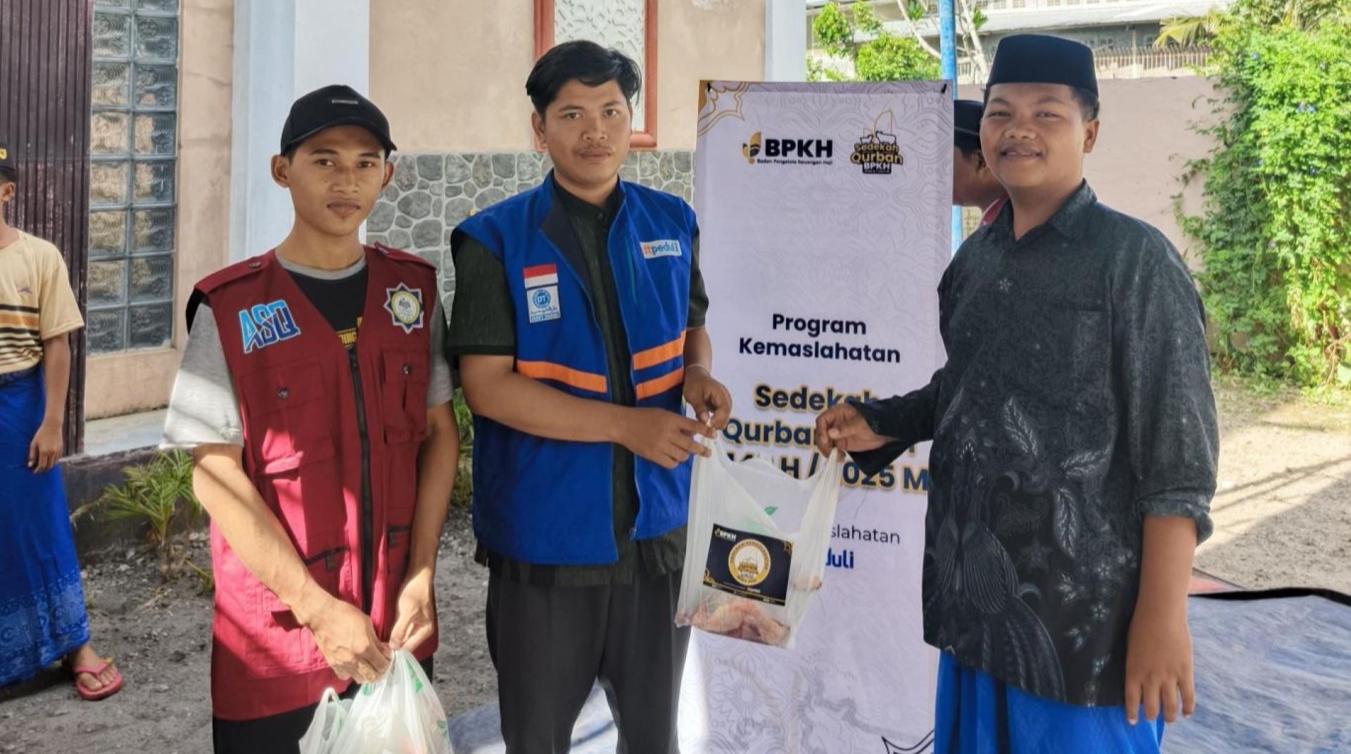 Sinergi Kebaikan Iduladha, BPKH Gandeng DT Peduli Salurkan Hewan Qurban di Yayasan Hamzanwadi dan Ponpes Ashabul Quran 