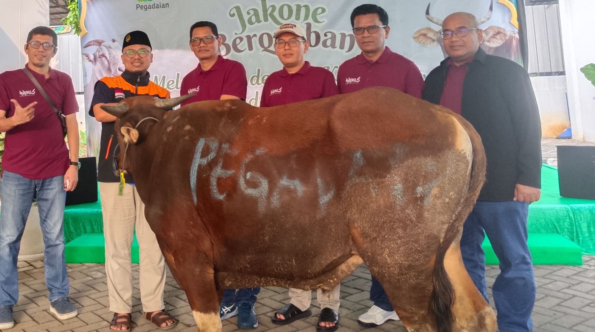 DT Peduli Bekasi dan PT Pegadaian Syariah Kanwil VIII Jakarta I Gelar Qurban Bersama