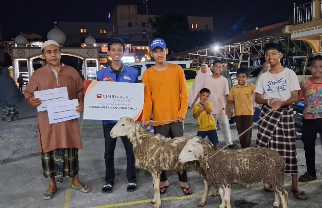 Sinergi Kebaikan, DT Peduli Riau Bersama CIMB Niaga Syariah Pekanbaru Salurkan Enam Ekor Domba Qurban 