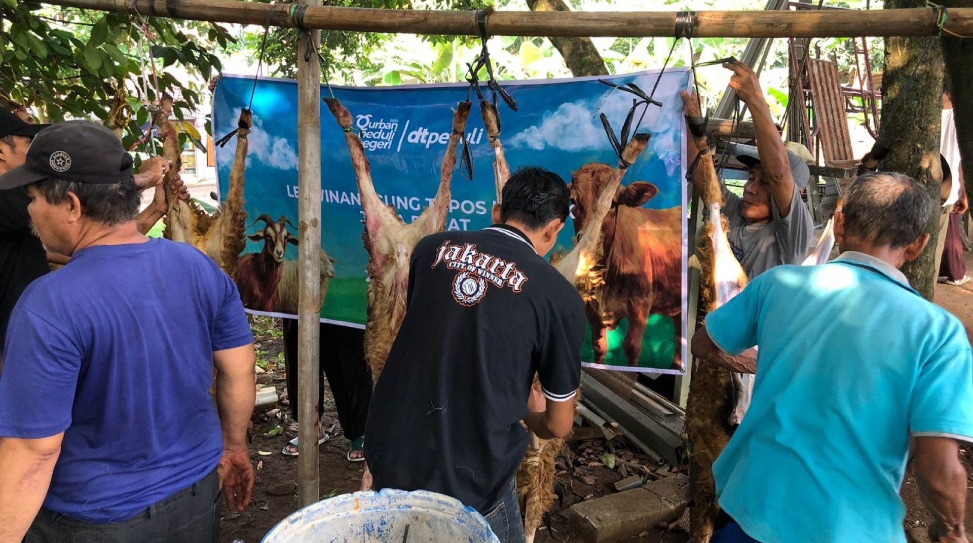 Tebar Qurban, Rajut Kepedulian: DT Peduli Depok Hadirkan Kebahagiaan di Leuwinanggung