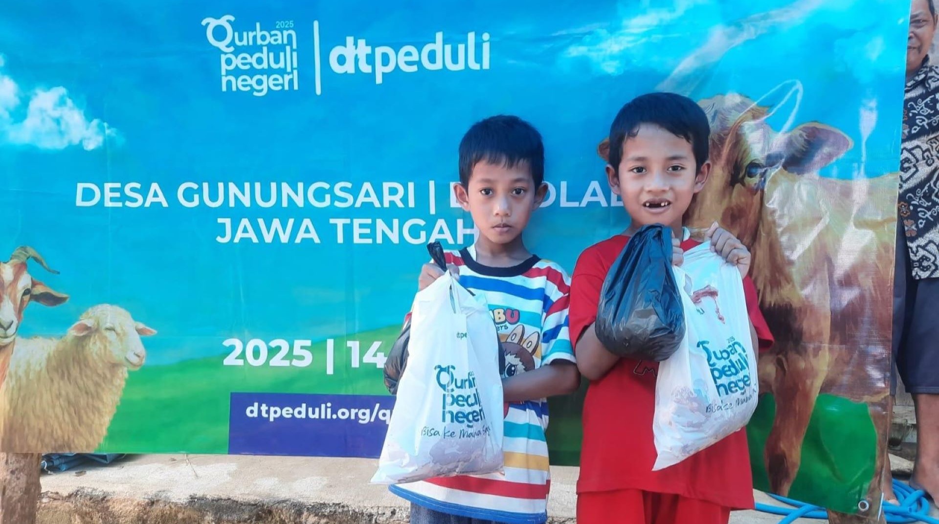 DT Peduli Tebar 50 Ekor Kambing Kurban di Boyolali, Warga Sambut Penuh Haru dan Sukacita 