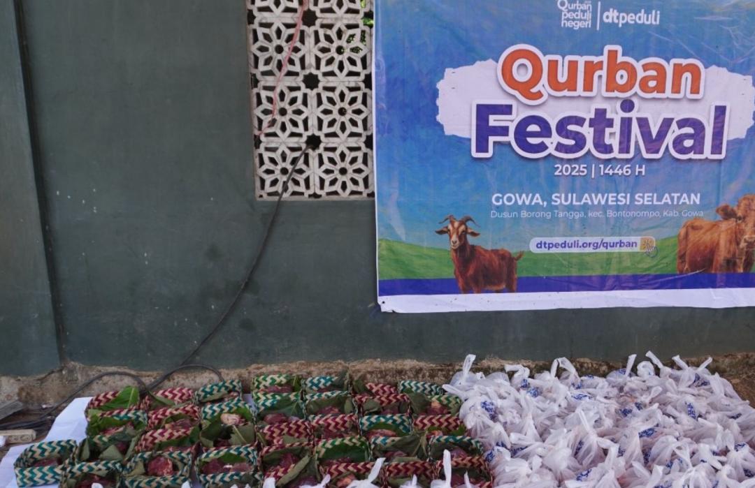 Warga Bulogading Nikmati Qurban Pertama Lewat Qurban Festival DT Peduli 