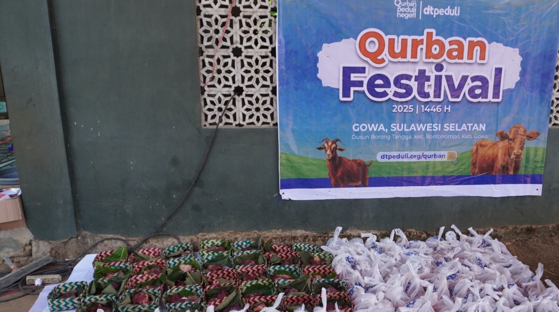 Warga Bulogading Nikmati Qurban Pertama Lewat Qurban Festival DT Peduli 