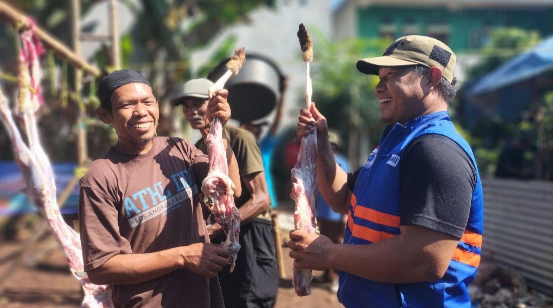 DT Peduli Bandung Mendistribusikan Qurban 60 Domba dan Satu Sapi di Leuwipanjang 