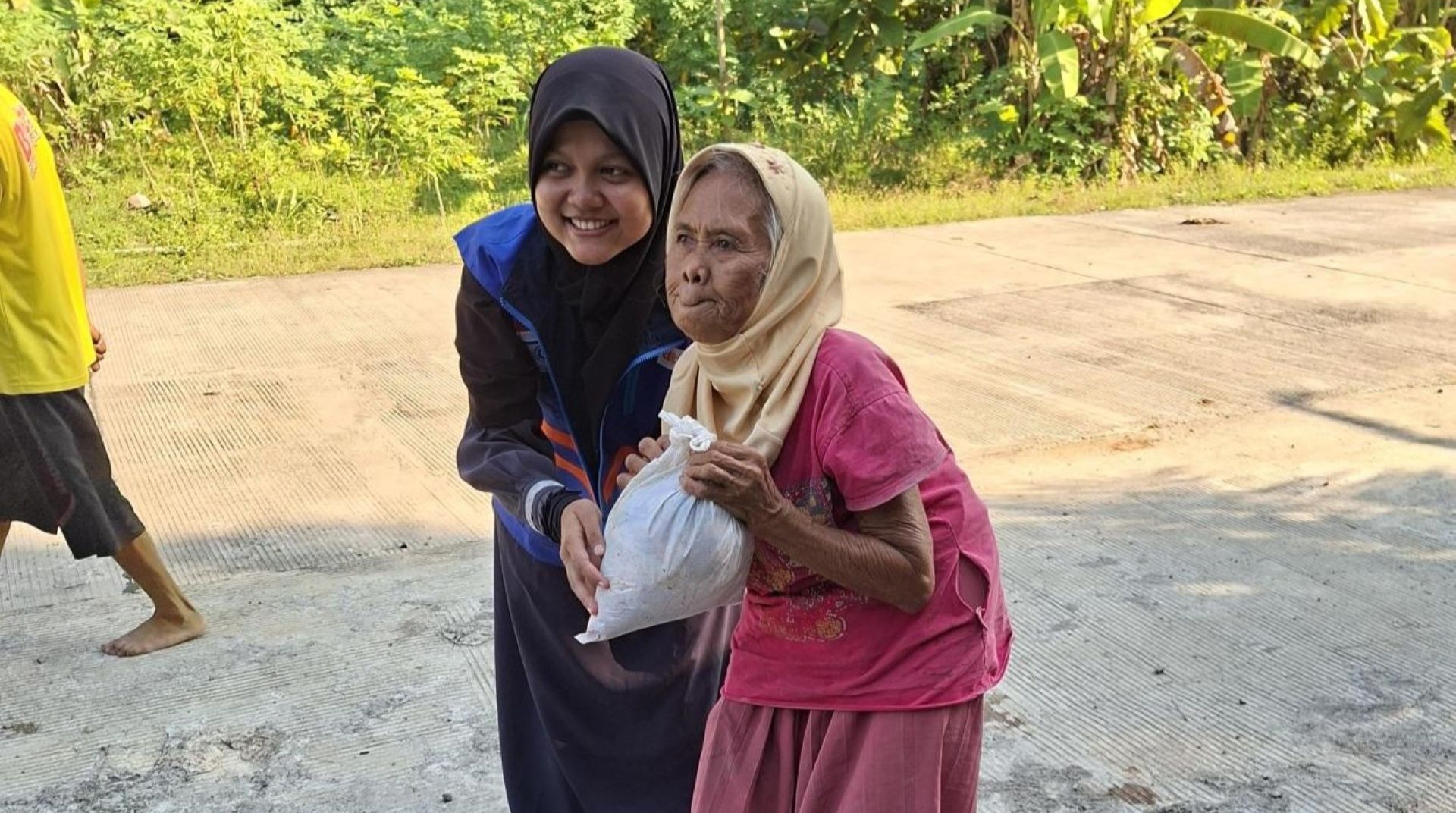 Berbagi Keceriaan ke Pelosok, DT Peduli Solo Laksanakan Penyembelihan Hewan Qurban di Pinggiran Waduk Kedung Ombo  
