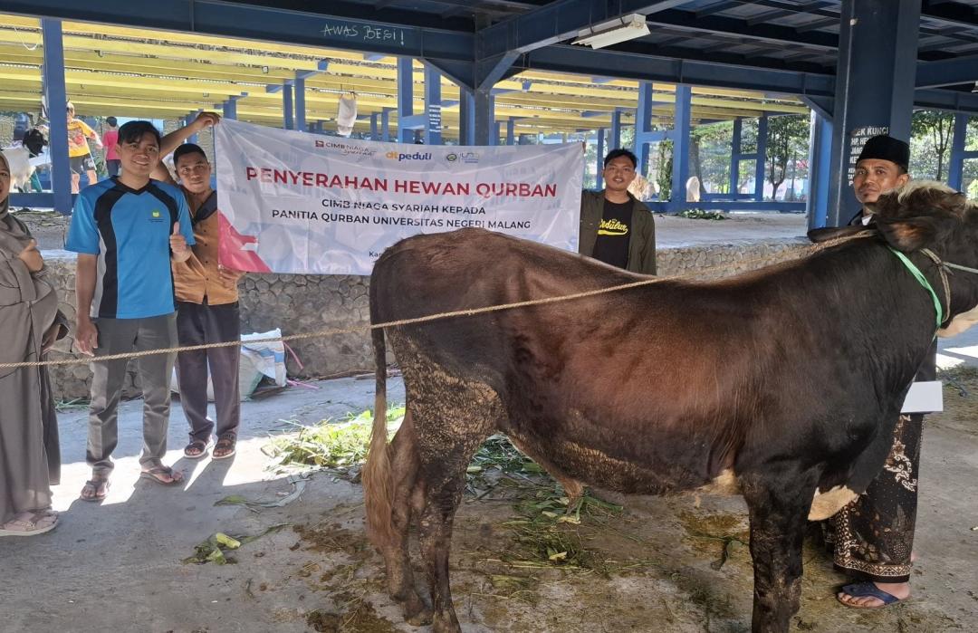 DT Peduli dan CIMB Niaga Syariah Salurkan Hewan Qurban di Malang 