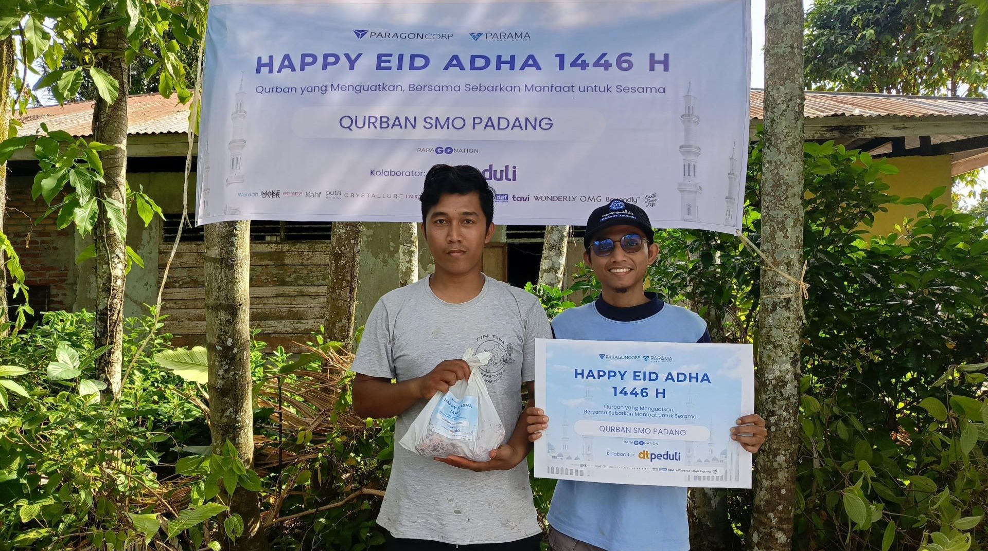Bersama PT Paragon, DT Peduli Salurkan Qurban untuk Masyarakat Sumatera Barat