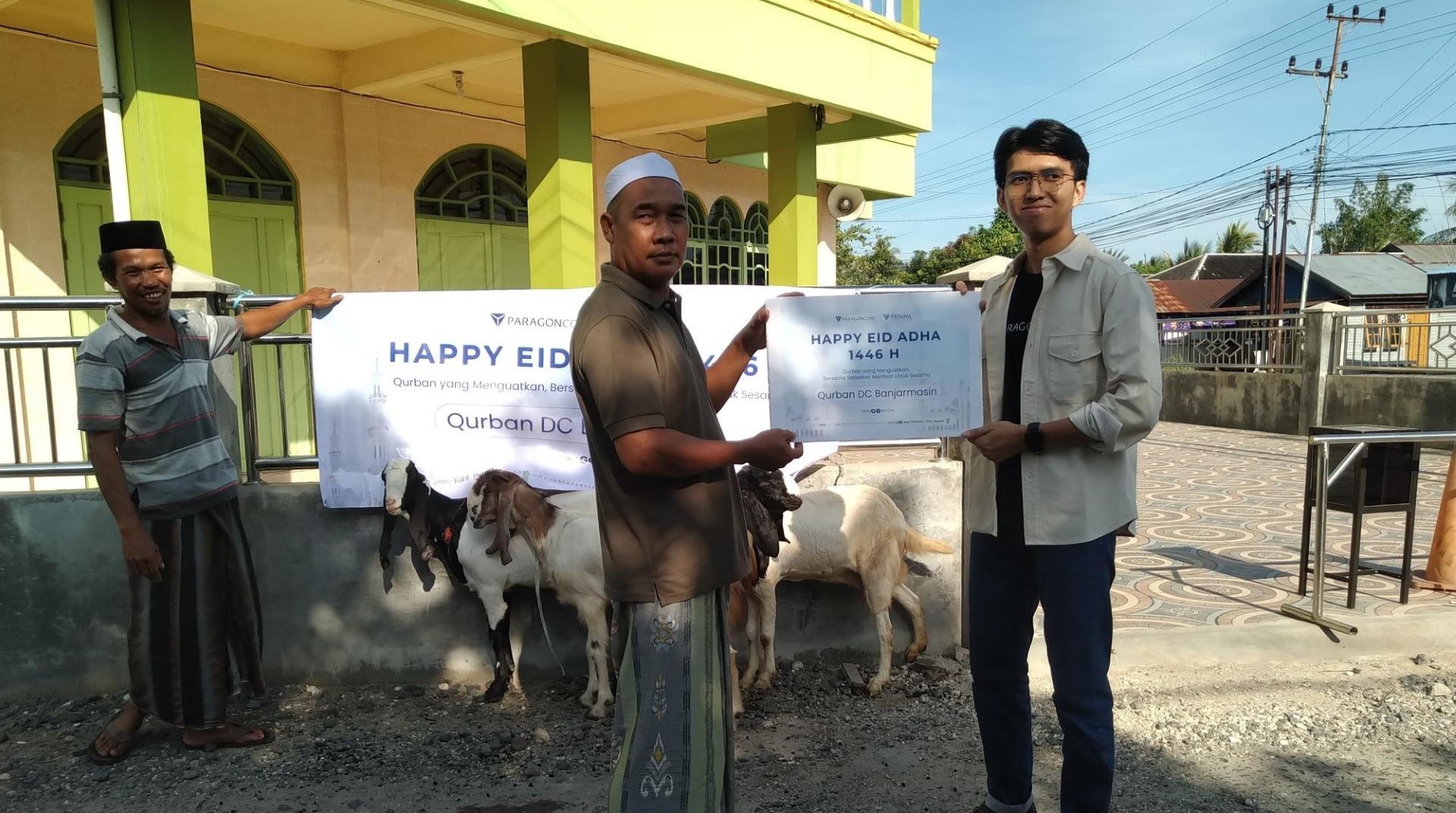 Paragon DC Banjarmasin dan DT Peduli Kalsel Salurkan Hewan Qurban di Hari Raya Iduladha 1446 H 