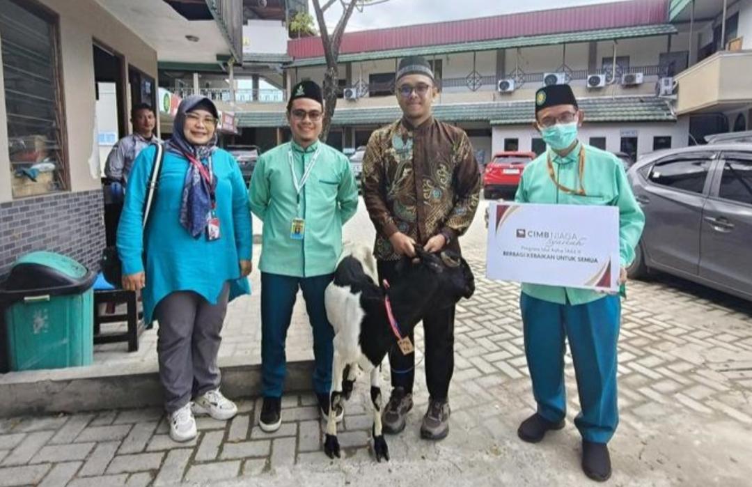 DT Peduli Kalsel dan CIMB Niaga Syariah Bagikan Hewan Qurban di Banjarmasin dan Samarinda 