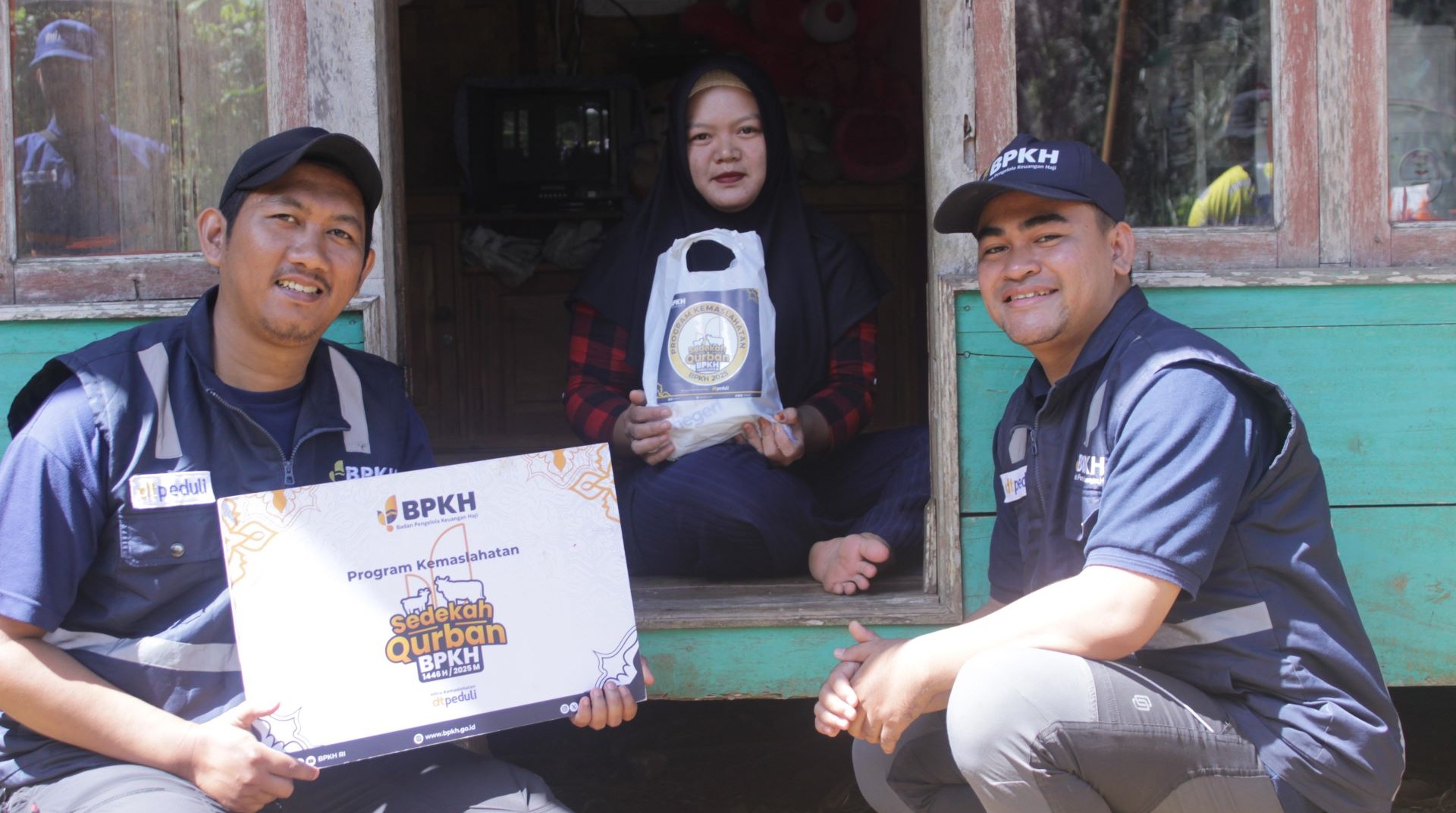 Menyusuri Tebing, Mendaki lembah, Qurban Festival Hadir di Kampung Remajaha 
