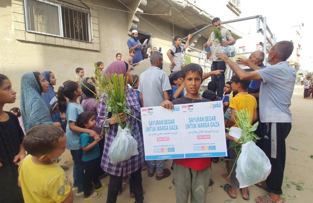 DT Peduli Salurkan Sayuran Segar bagi 350 Kepala Keluarga dan Pengungsi di Sekitar Masjid DT Gaza 