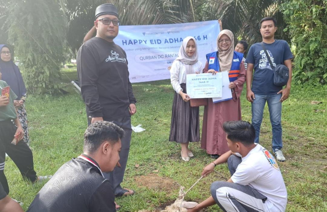 Paragon Corp DC Rantauprapat Bersama DT Peduli Sumut Salurkan Empat Ekor Kambing Qurban ke Pesantren Al Azhar Asy Syarif Labuhanbatu 