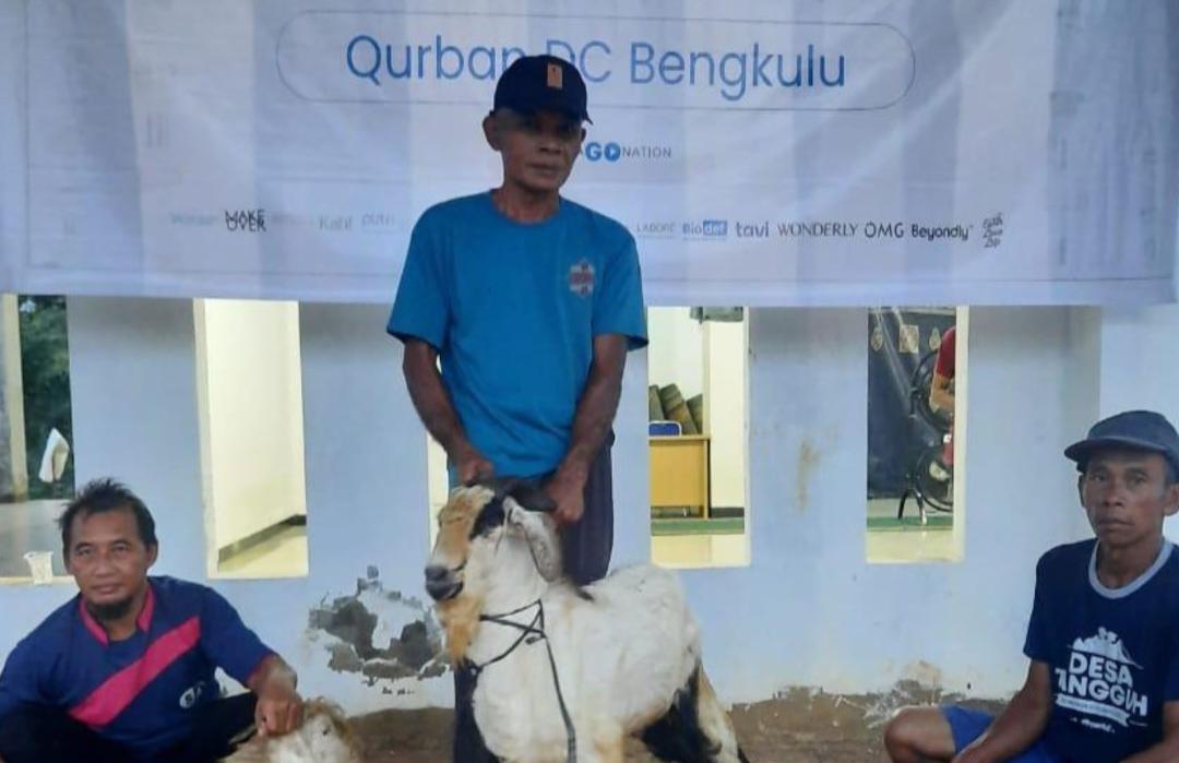 DT Peduli Lubuklinggau Bersama PT Paragon Salurkan Qurban hingga Pedalaman