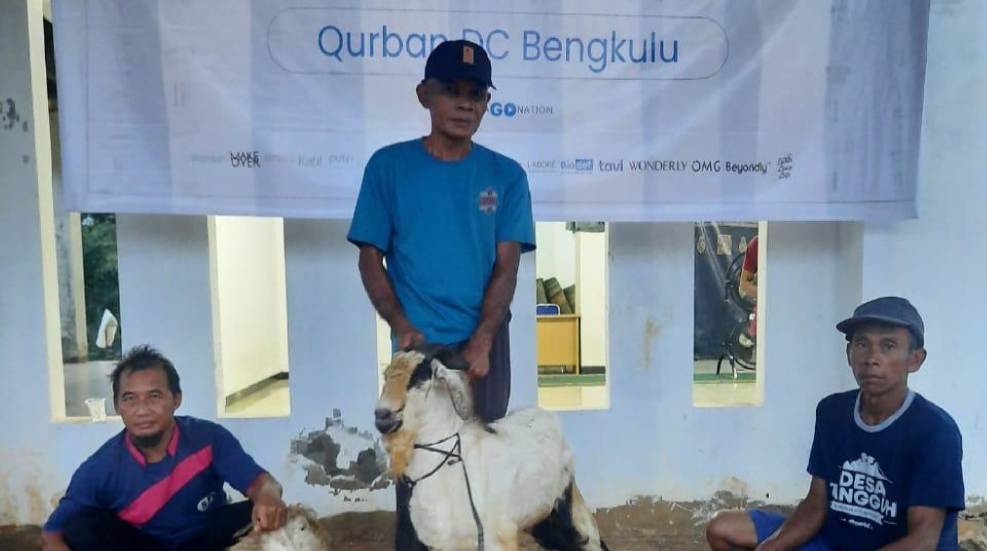 DT Peduli Lubuklinggau Bersama PT Paragon Salurkan Qurban hingga Pedalaman