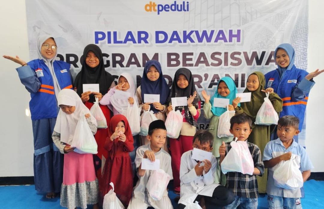 Santri Beasiswa Insan Qur'ani Bahagia Dibina DT Peduli Cirebon 