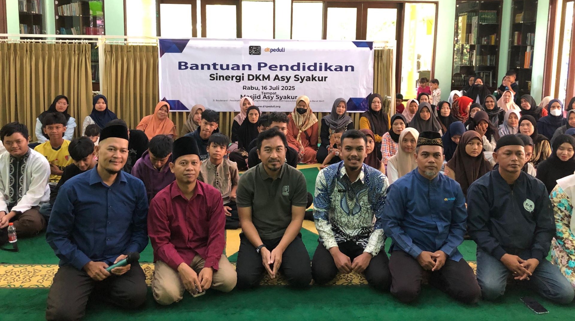 DT Peduli Depok dan DKM Asy Syakur Luncurkan Program Bantuan Pendidikan untuk Warga Pesona Kayangan 