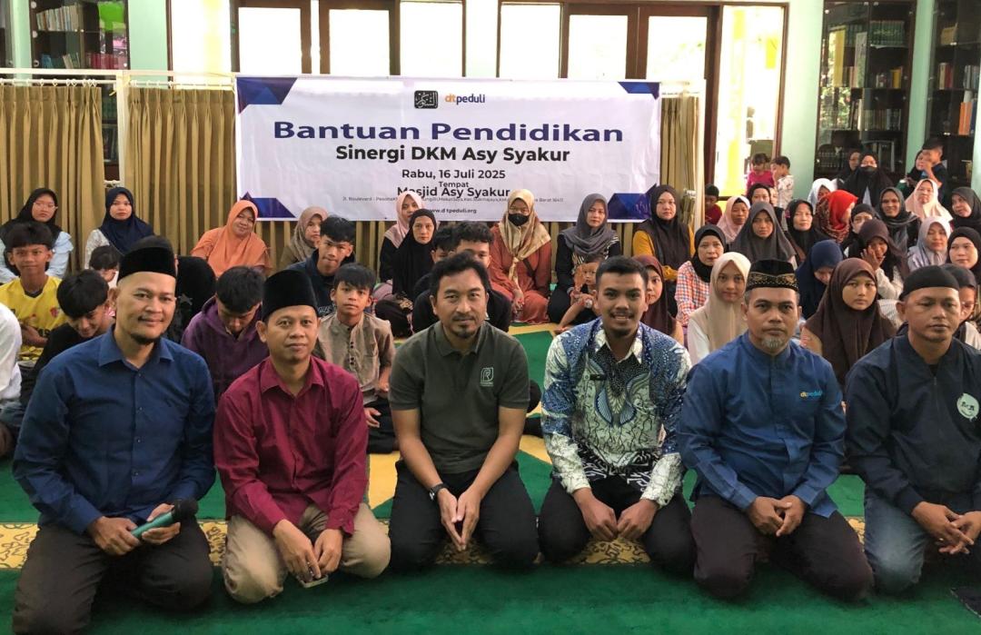 DT Peduli Depok dan DKM Asy Syakur Luncurkan Program Bantuan Pendidikan untuk Warga Pesona Kayangan 