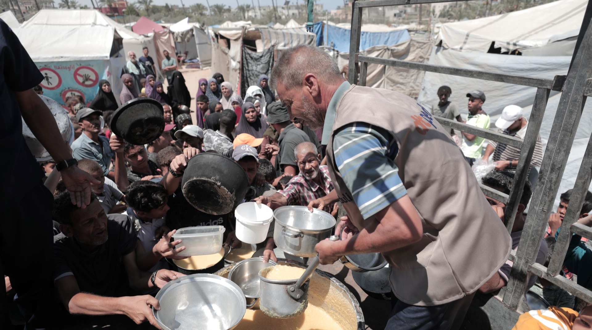 DT Peduli Kirim Ribuan Paket Hotmeals Tembus Krisis Kelaparan Parah Gaza 