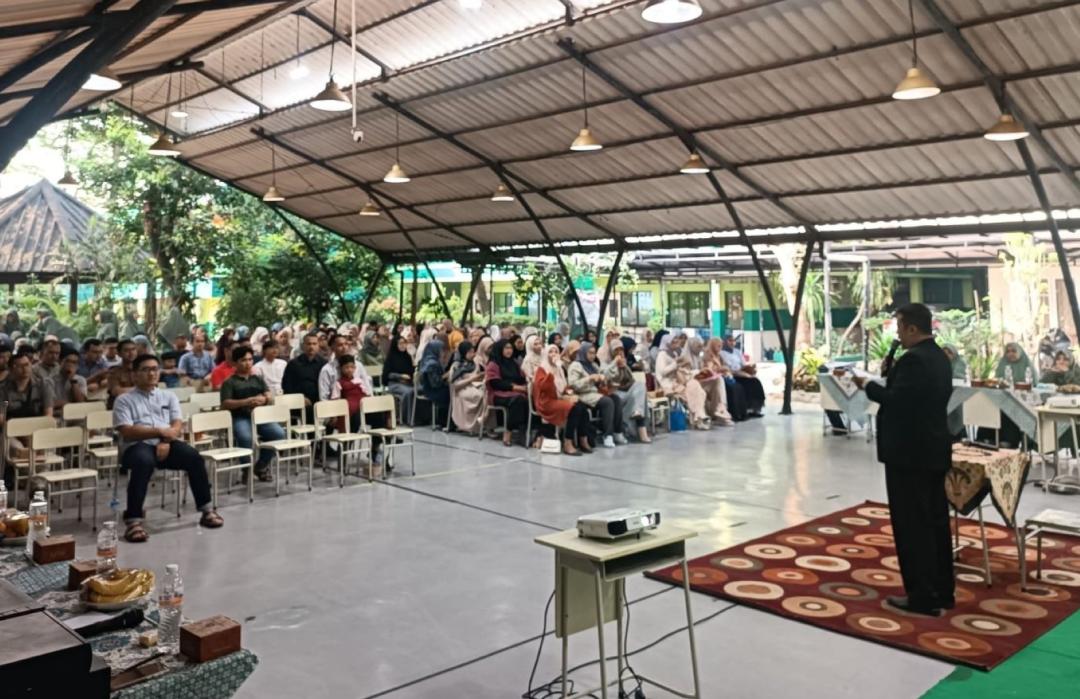 DT Peduli dan Yayasan Permata Hati Gelar Seminar Parenting di SIT Permata Hati Bekasi
