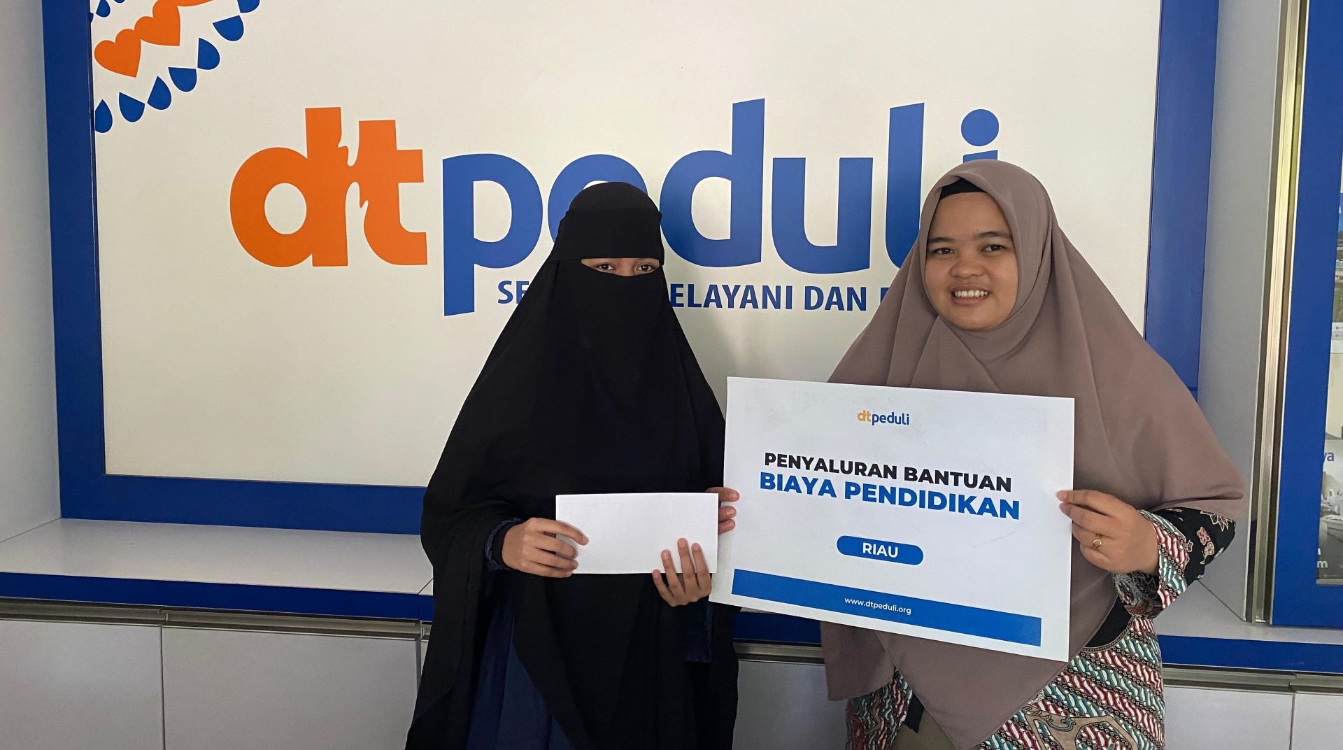 Ringankan Beban Mahasiswa, DT Peduli Riau Salurkan Bantuan UKT 