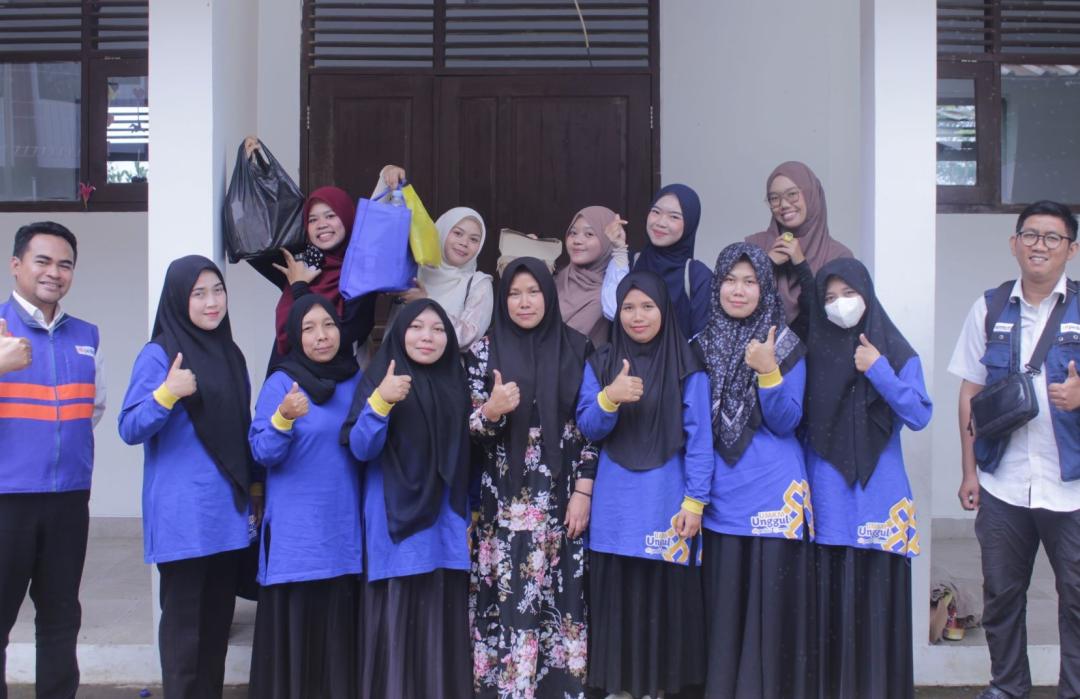 DT Peduli Cianjur dan Mahasiswa Beasiswa Dampingi UMKM Unggul 